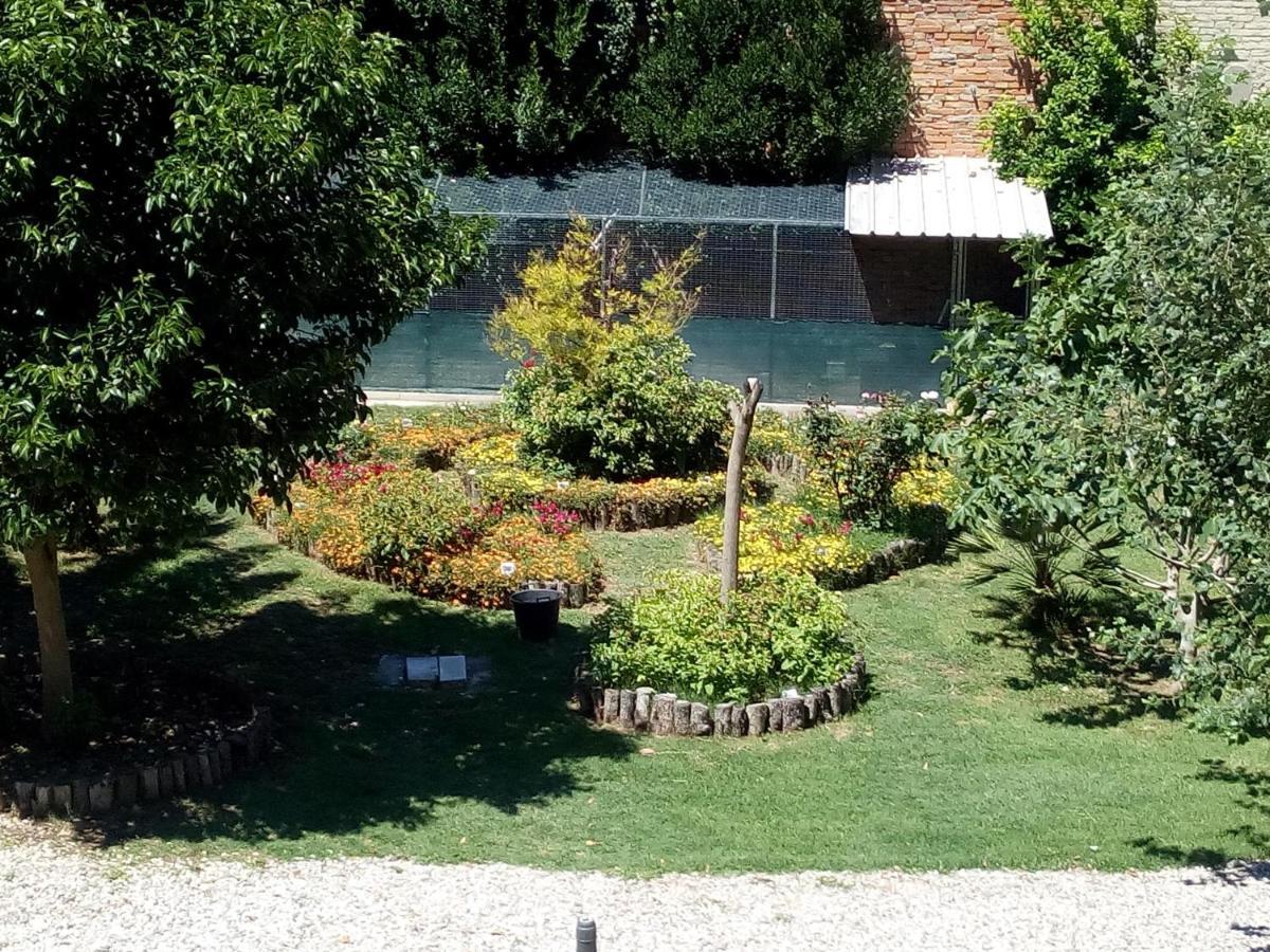 Ad Astra Rooms Ravenna Bagian luar foto